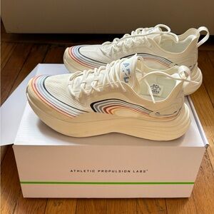APL Streamline W size 9